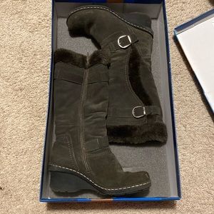 Bare Traps brown suede fur boots